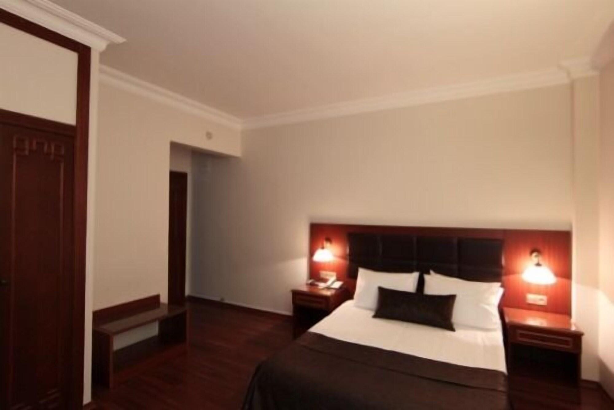 Vardar Palace - Special Category Hotel