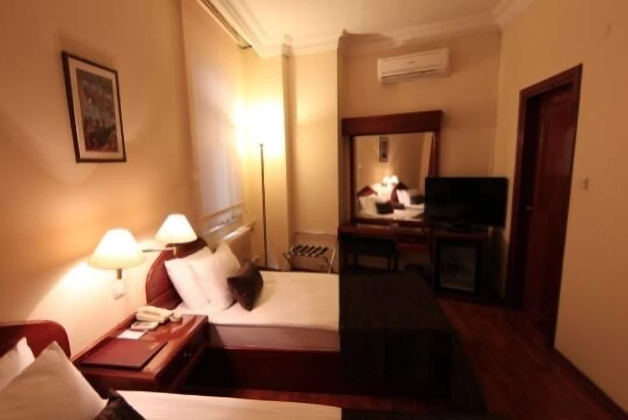 Vardar Palace - Special Category Hotel 3*